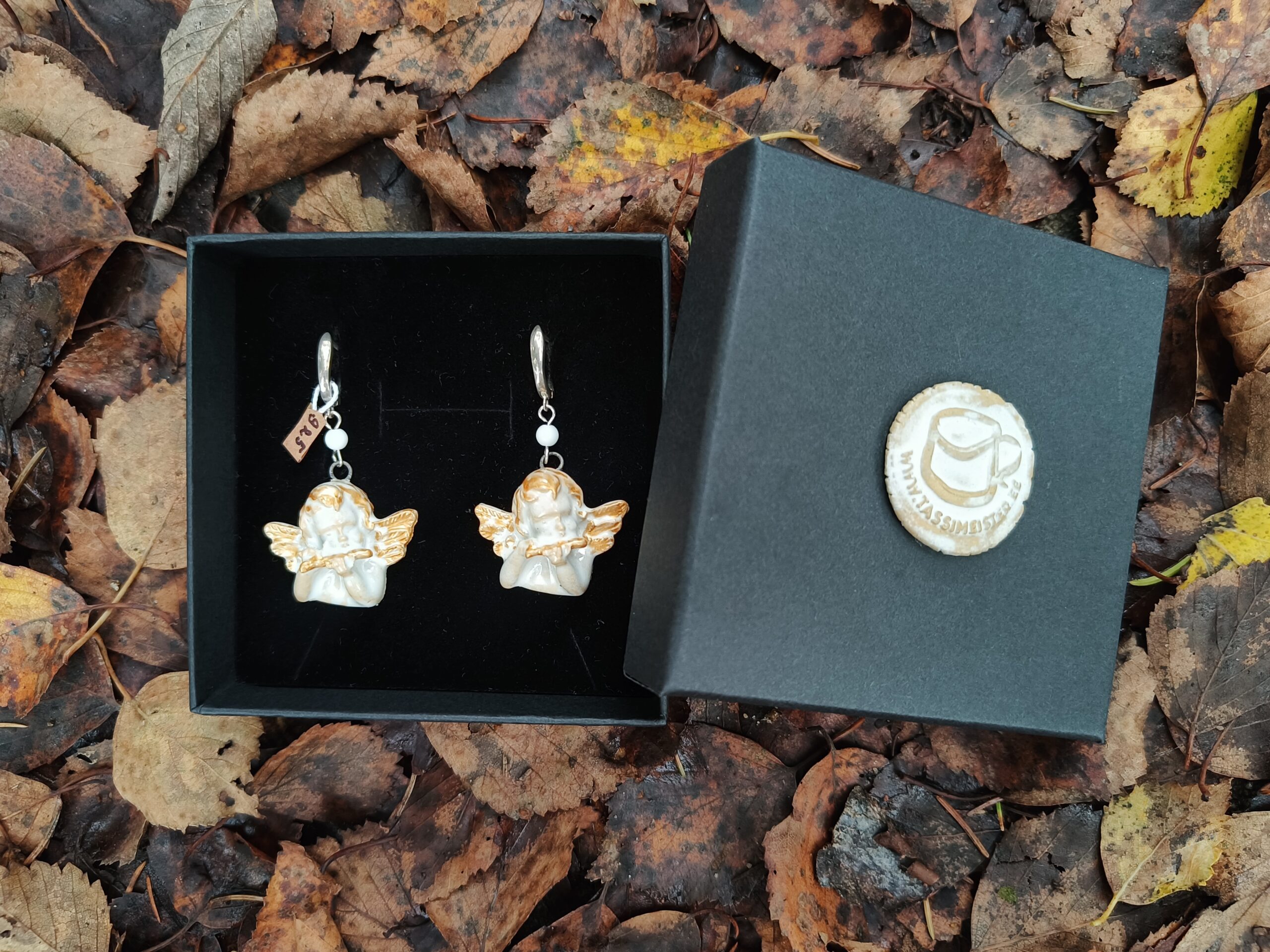 Inglitega kõrvarõngad