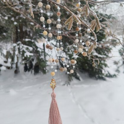 Õieahhaadist kaelakee