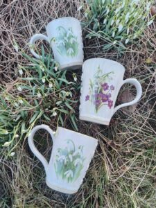 Sinililletass Ja lumikellukesetass