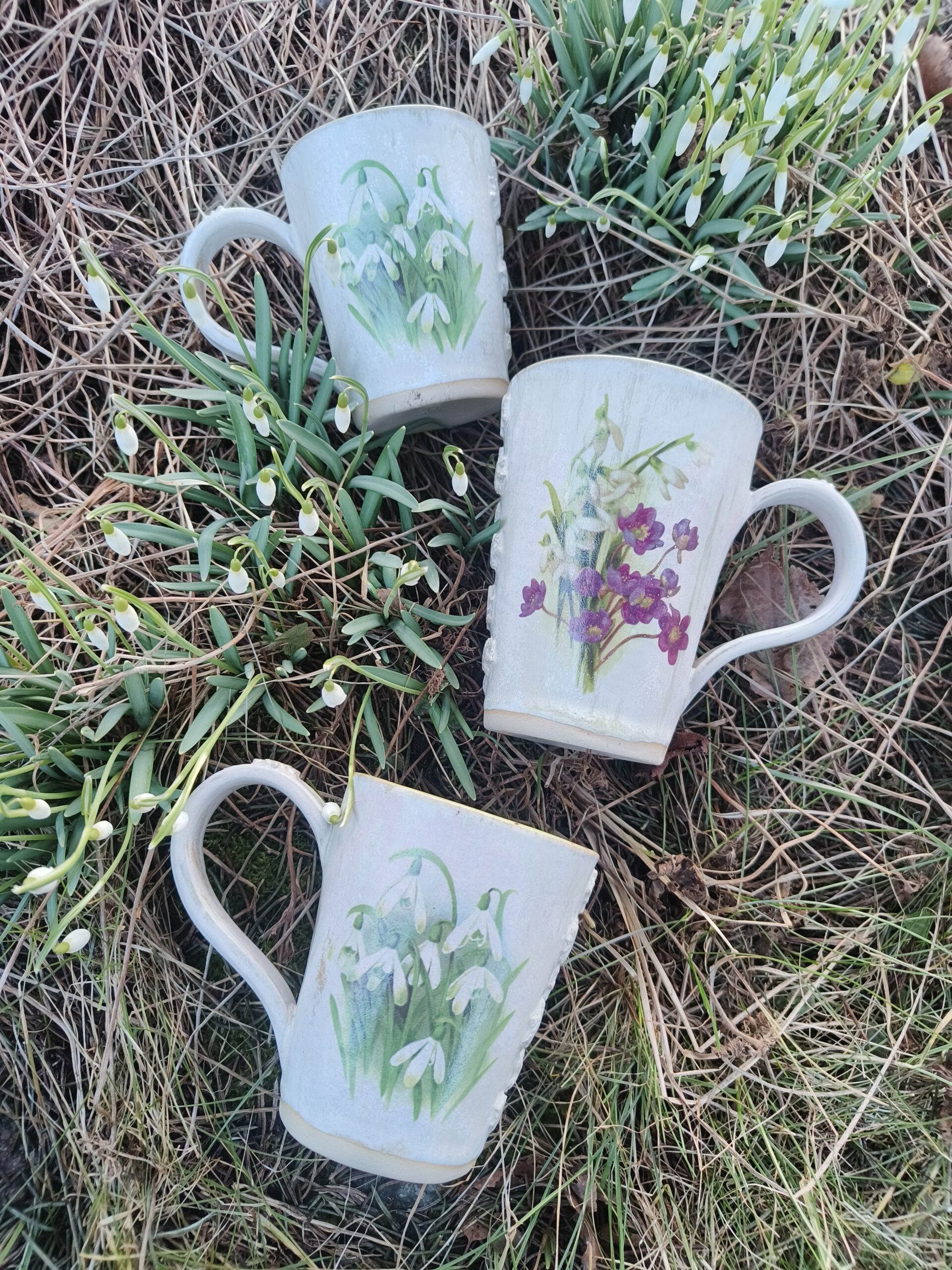 Sinililletass Ja lumikellukesetass